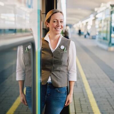 Das Westbahn Service: Gratis WLAN, 230V Stromanschluss am Sitz, Cafeteria am Bord